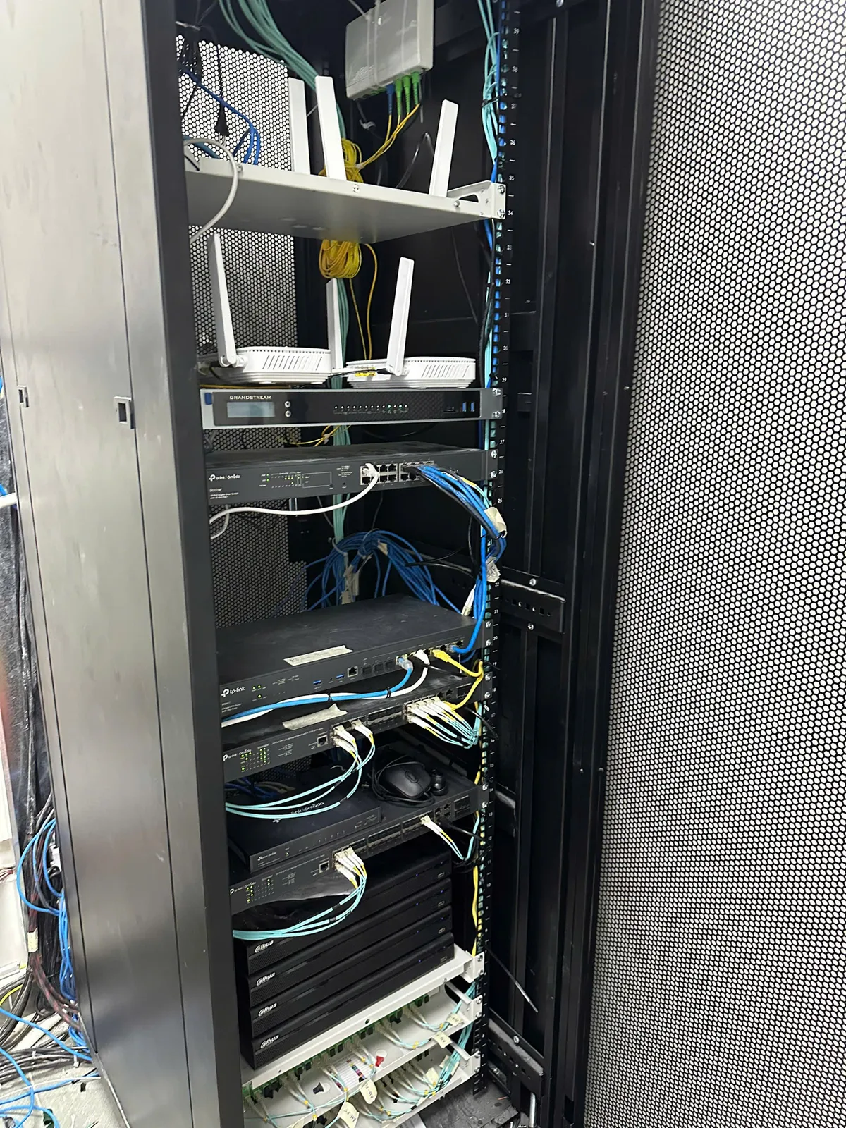 Network Architecture & Deployment gallery image 2